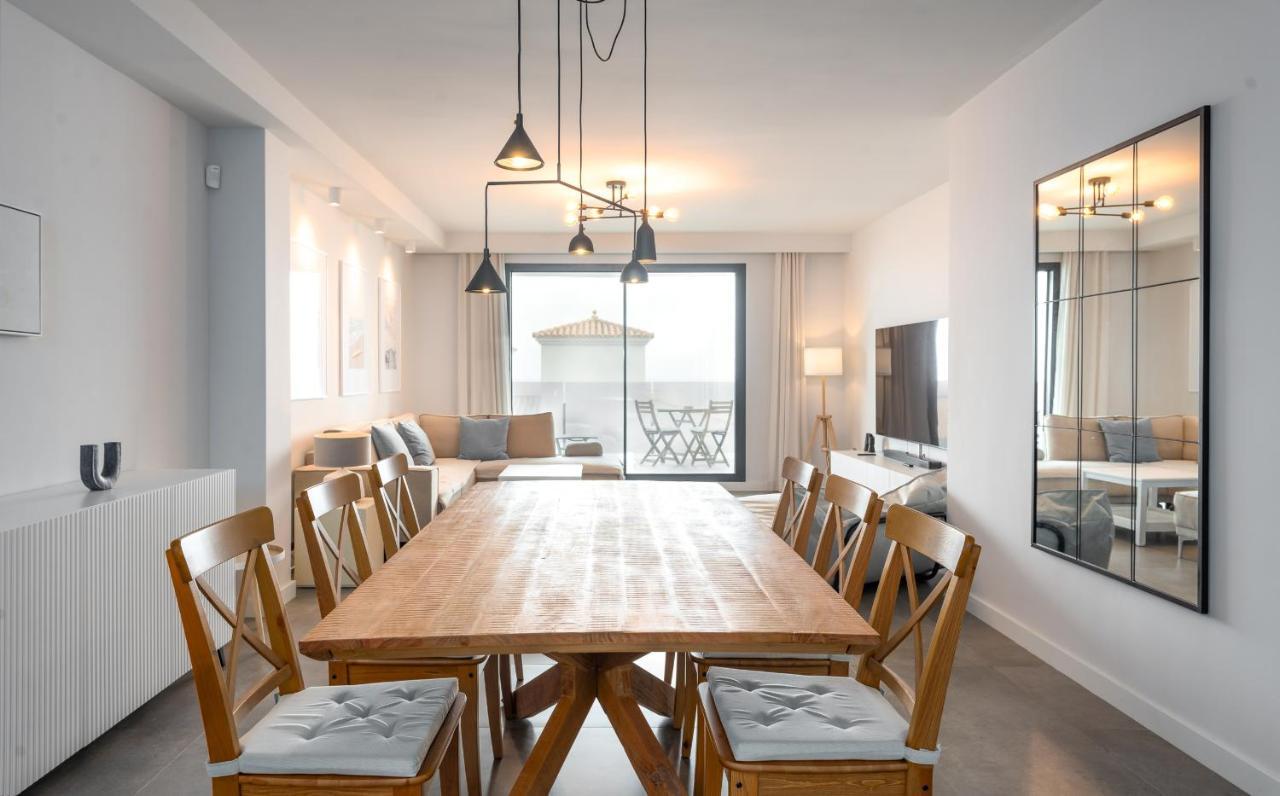 Luxurious Apartment With Sea Views Blue Suites B2-103 مانيلفا المظهر الخارجي الصورة