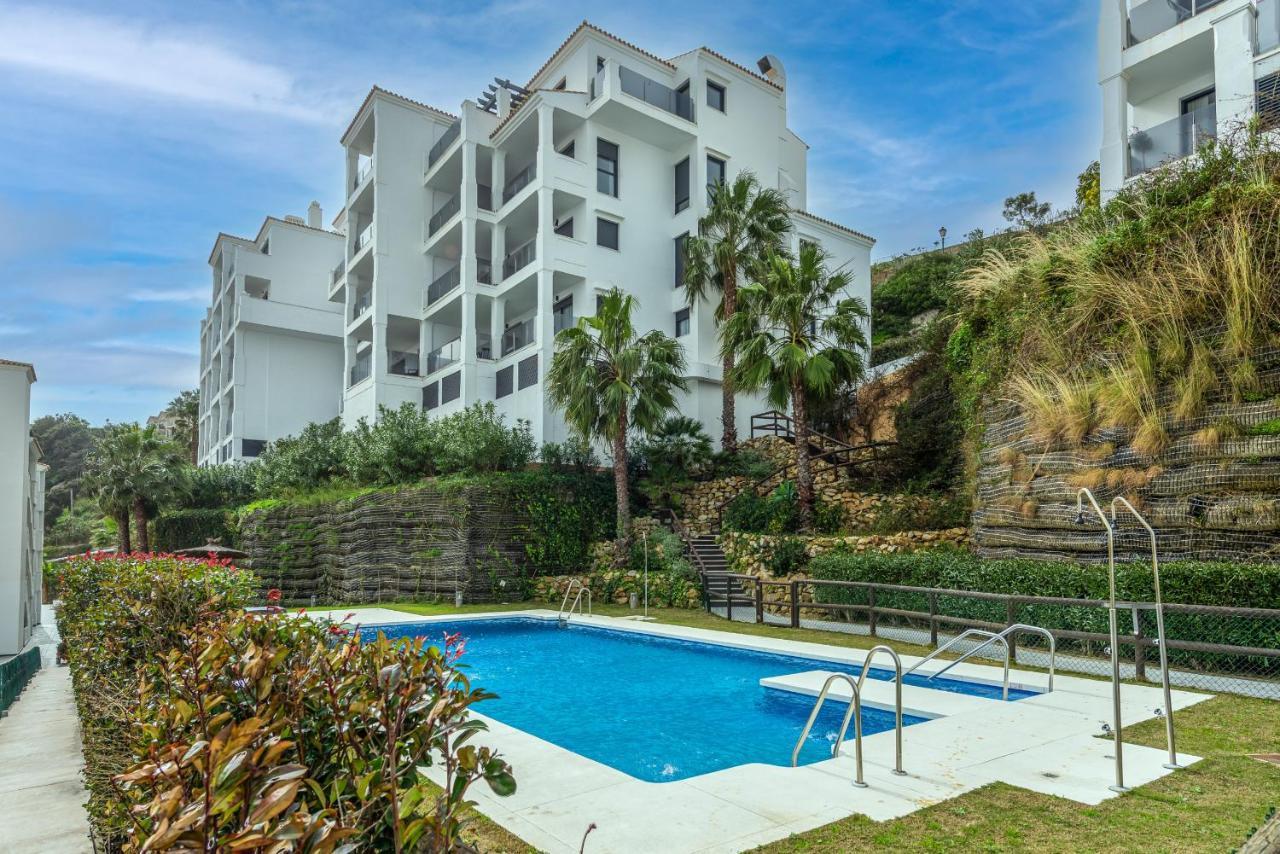 Luxurious Apartment With Sea Views Blue Suites B2-103 مانيلفا المظهر الخارجي الصورة