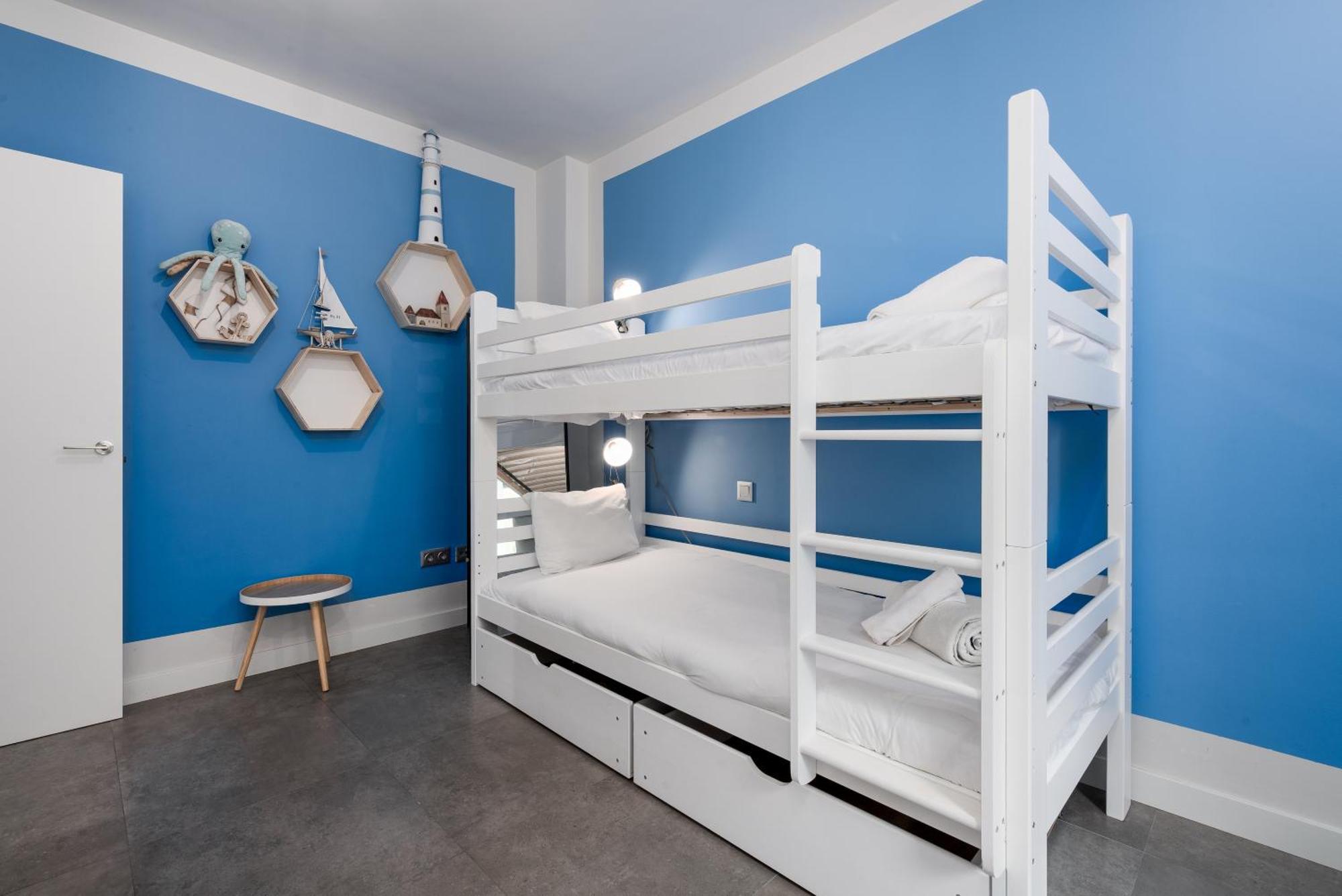 Luxurious Apartment With Sea Views Blue Suites B2-103 مانيلفا المظهر الخارجي الصورة